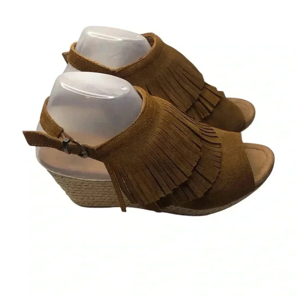 Minnetonka Women’s Sz 10 Cognac Leather Fringe Ankle Strap Open Toes sandals - Picture 1 of 6